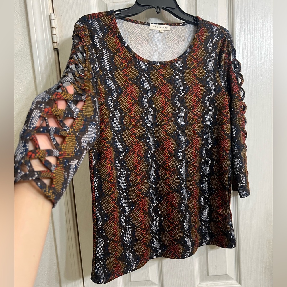 New Rotrology multicolor snakeskin Print with cutout details on the sleeves Top